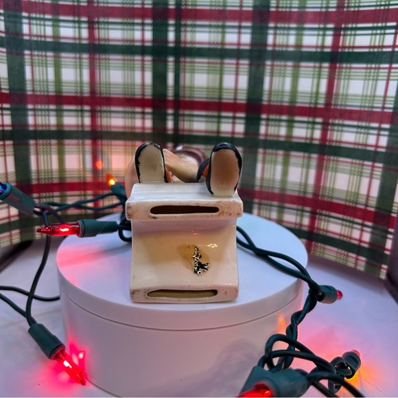 Vintage Wales Porcelain Football Player with Skinned Knee Figurine - Picture 4 of 7